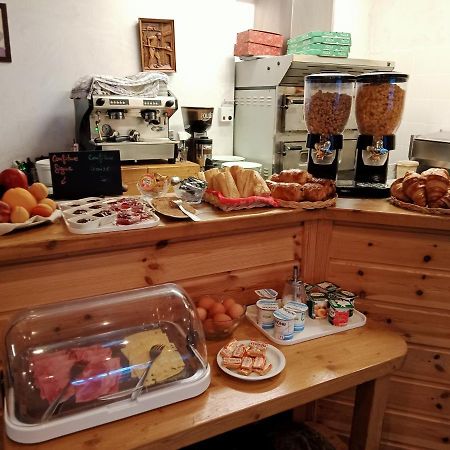 Hotel Restaurant Glaizette LʼArgentière-la-Bessée Bagian luar foto