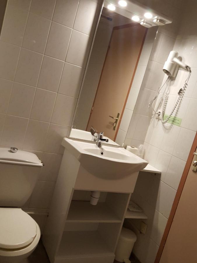 Hotel Restaurant Glaizette LʼArgentière-la-Bessée Bagian luar foto
