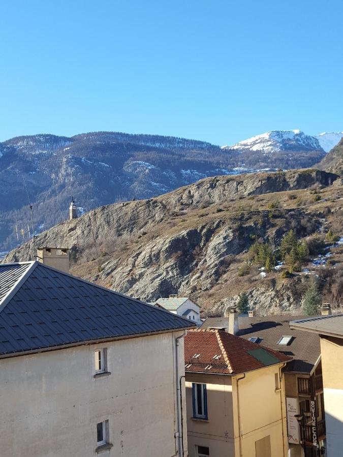Hotel Restaurant Glaizette LʼArgentière-la-Bessée Bagian luar foto