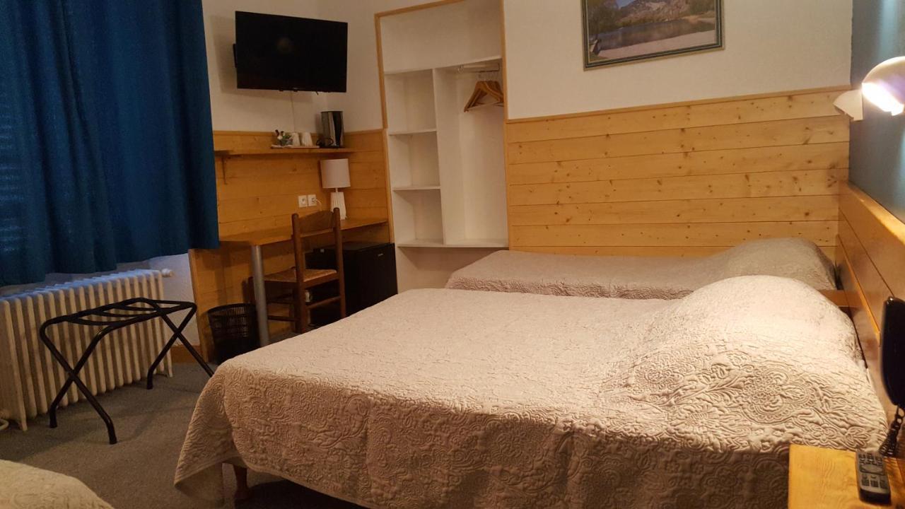 Hotel Restaurant Glaizette LʼArgentière-la-Bessée Bagian luar foto