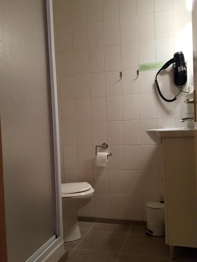 Hotel Restaurant Glaizette LʼArgentière-la-Bessée Bagian luar foto