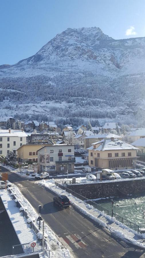Hotel Restaurant Glaizette LʼArgentière-la-Bessée Bagian luar foto