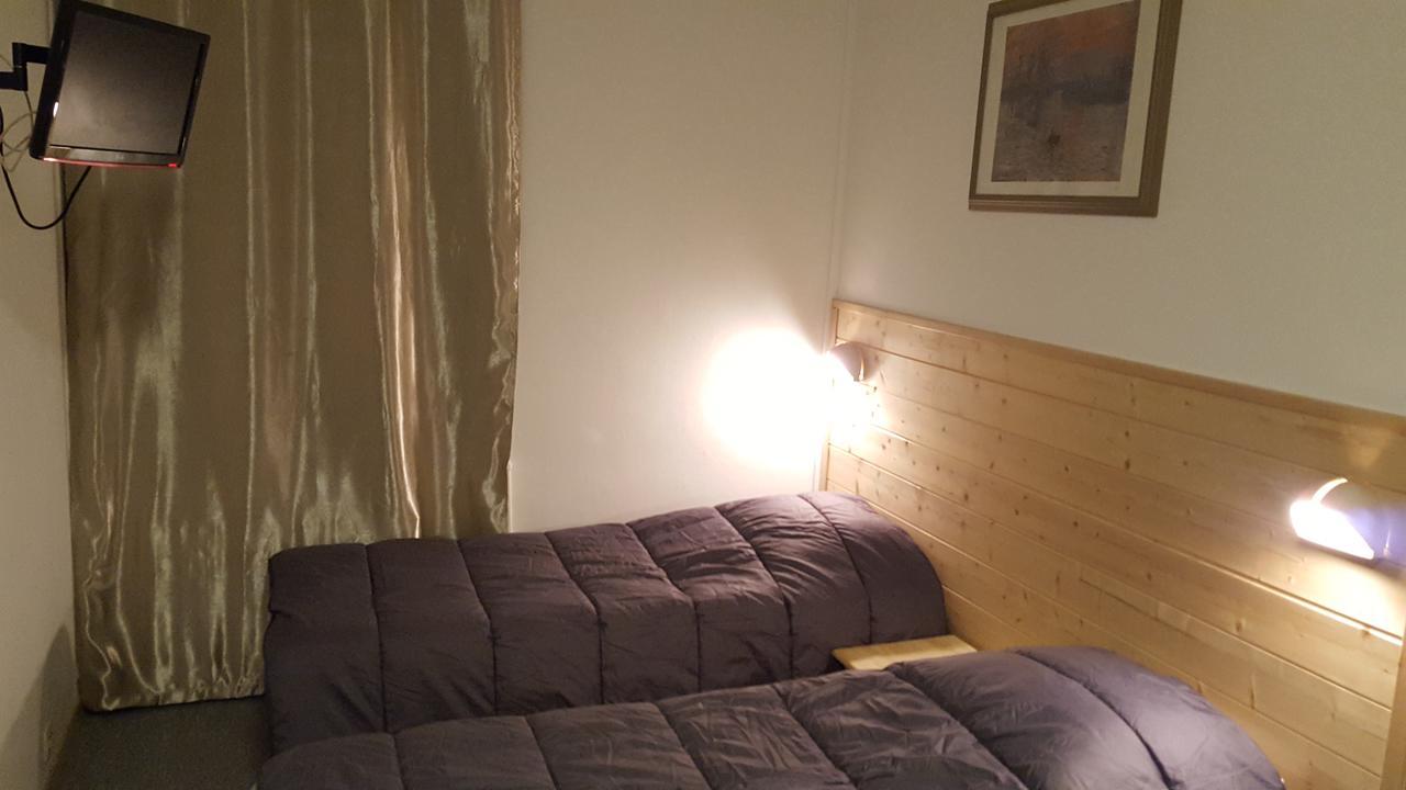 Hotel Restaurant Glaizette LʼArgentière-la-Bessée Bagian luar foto