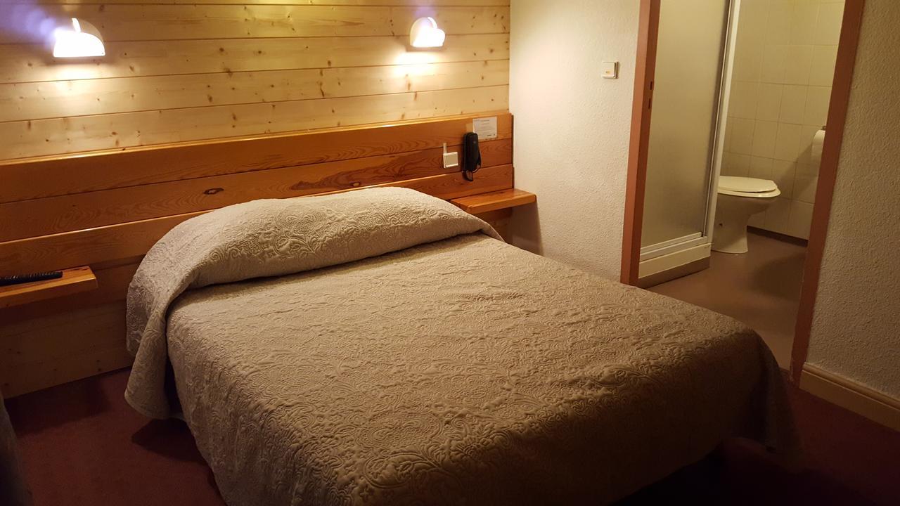 Hotel Restaurant Glaizette LʼArgentière-la-Bessée Bagian luar foto